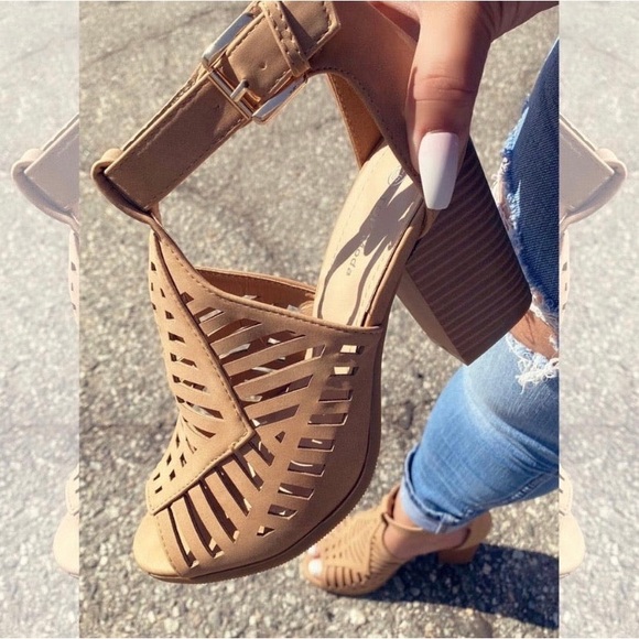 TOP Moda Shoes - Open Toe Cut-Out Heeled Sandal
